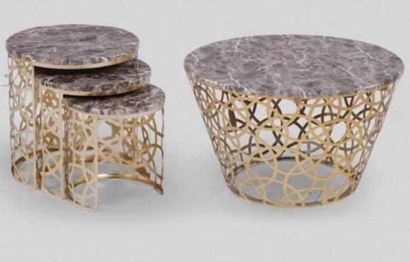 میز جلو مبلی فلزی چه ویژگی هایی دارد؟