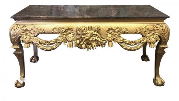 آنچه باید از میز جلو مبلی سلطنتی بدانید